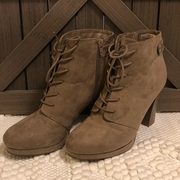 Size 9 boots - a.n.a A New Approach - Picture 6 of 7